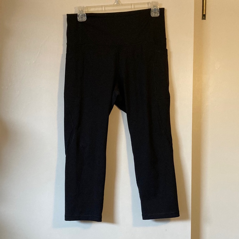 Old Navy Active Elevate Leggings, Go-Dry, Black, Capris, size L